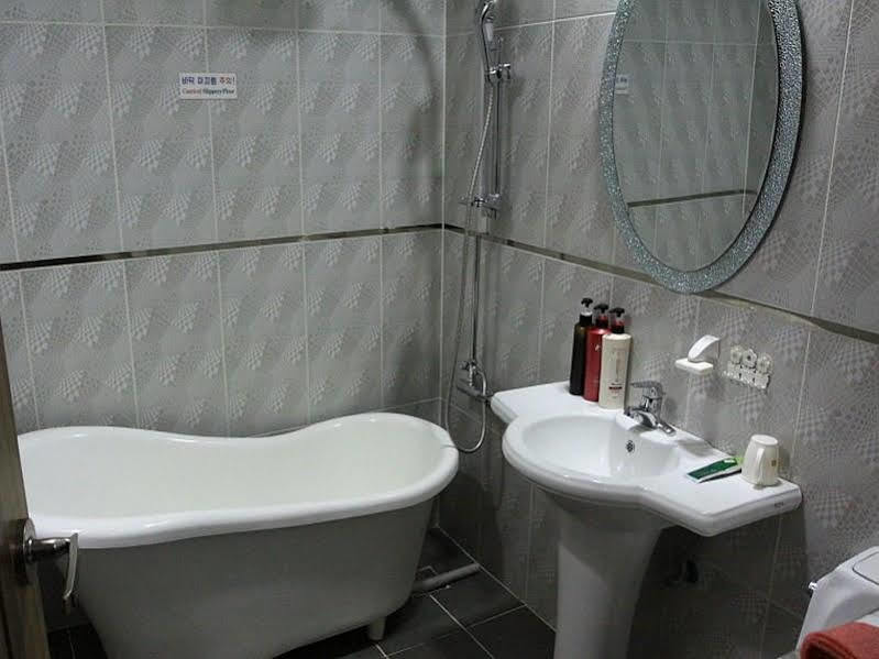 Tiffany Motel Mokpo Extérieur photo