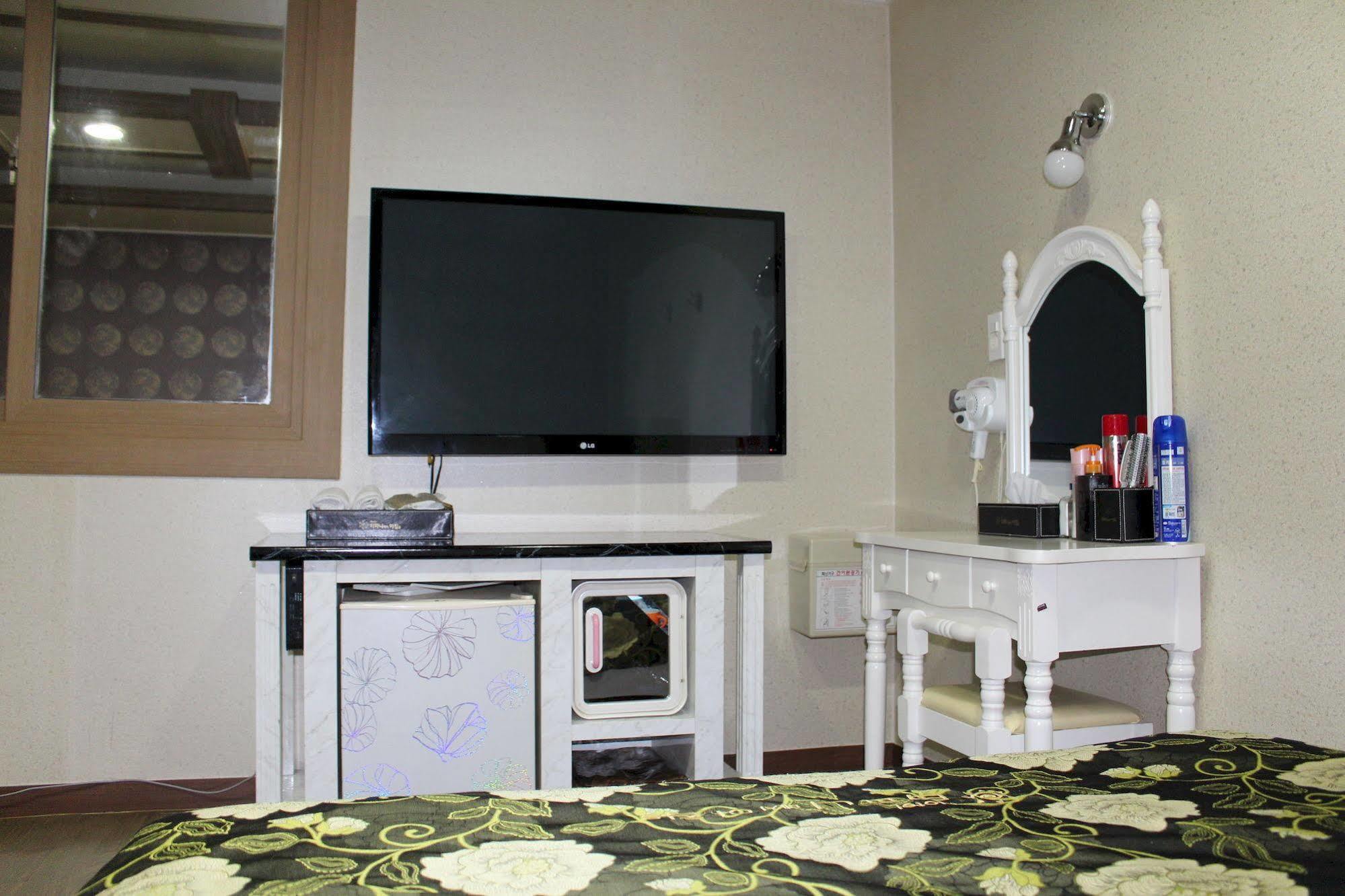 Tiffany Motel Mokpo Extérieur photo